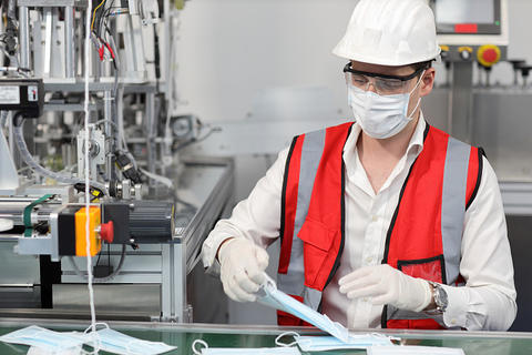 走进现代智能化工厂 医用口罩零售背后的隐形革命者